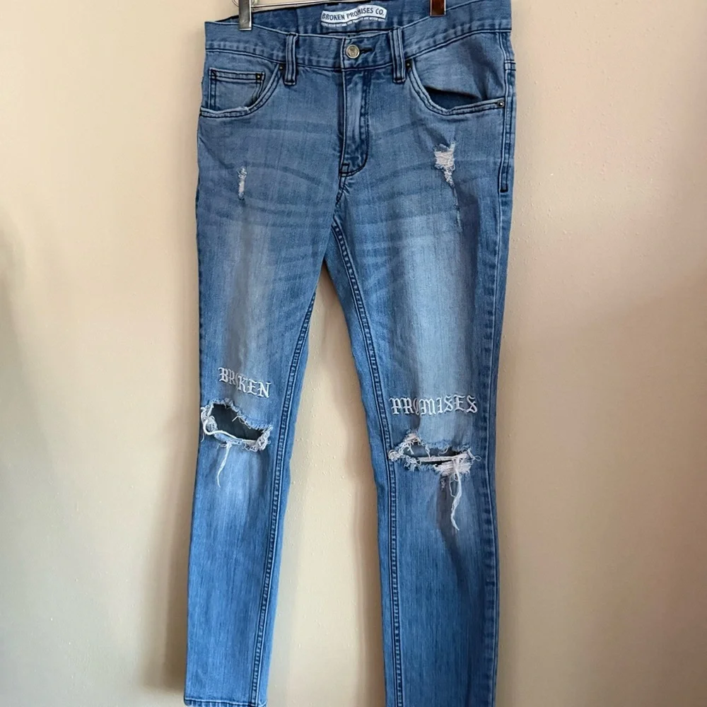 Broken Promises Jeans 30 Distressed Skinny Denim Cobra Embroidered Streetwear - Picture 4 of 11